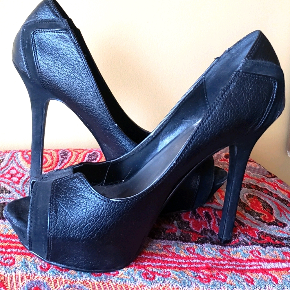 Joey two tone suede leather black pumps .